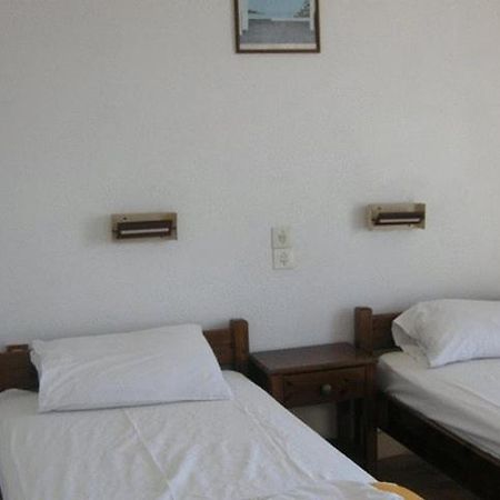 Efrosyni Apartments Agia Marina  Exterior photo